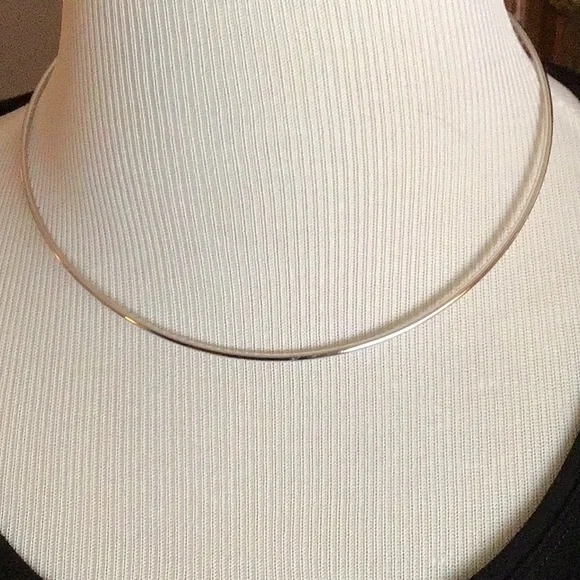 Silvertone Wire Necklace - Picture 1 of 2